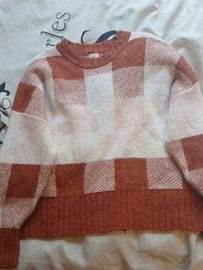a new day Plaid Crewneck Sweater in Rust and Cream